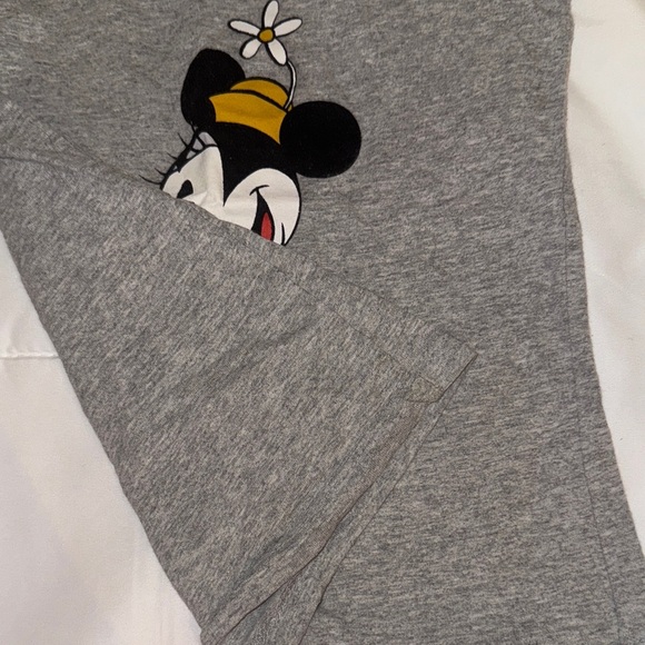 Disney Minnie Mouse Gray T-Shirt with Red and Yellow Accents - Picture 4 of 6